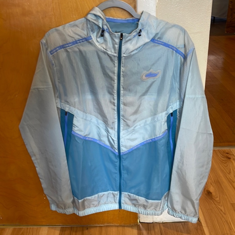 Nike Repel Wild Run Windrunner Medium